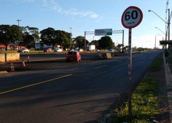Trânsito desviado da Avenida Costa e Silva para a Rua Sérgio Gasparetto