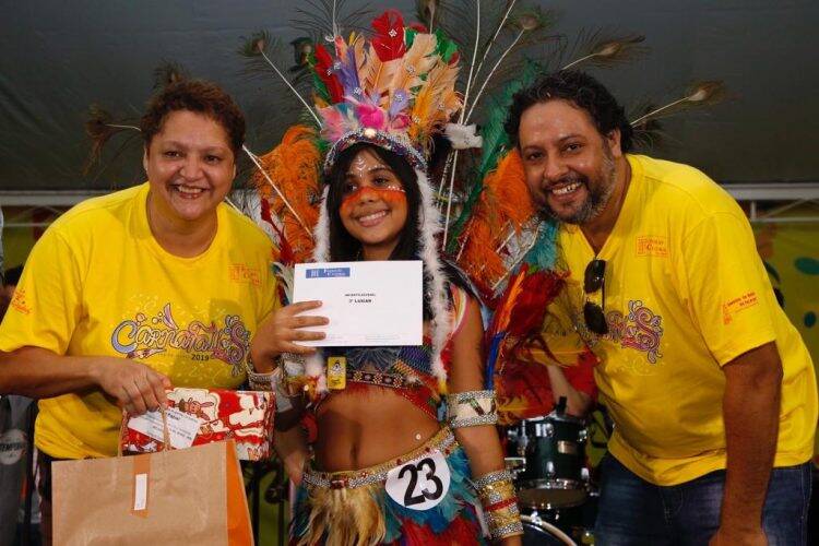 Veja as imagens do domingo do Carnaval da Saudade