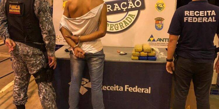 Cubano é preso transportando drogas na ponte da amizade