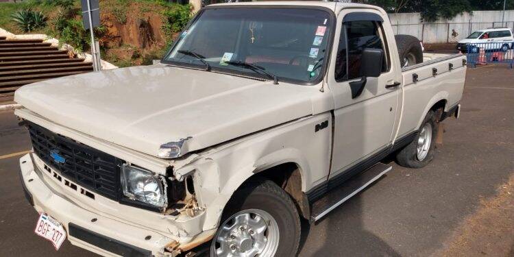 Motorista diz que ganharia 2 mil reais para passar caminhonete roubada na Ponte