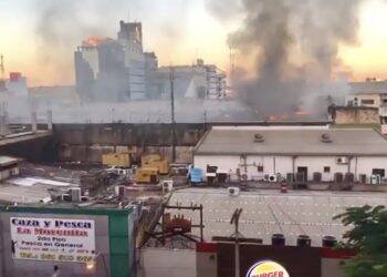 Incêndio atinge Shopping Hijazi, no Paraguai
