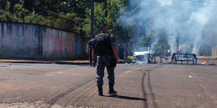 Prefeito pede sindicância para investigar corte de luz na favela Monsenhor Guilherme