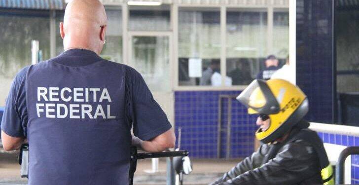 Receita Federal faz fiscalizações na Ponte da Amizade com instrução da Aduana Norte Americana