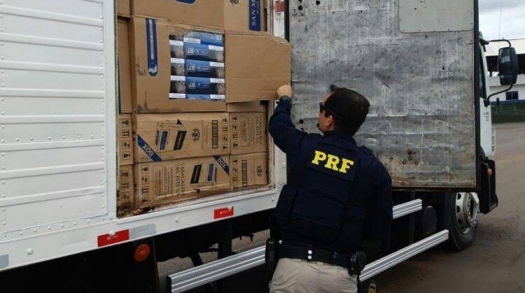 PRF apreende 3,5 toneladas de drogas e 5,9 milhões de carteiras de cigarro no 1º trimestre no Paraná