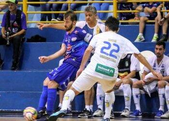 Foz Cataratas vence e mantém 100% de aproveitamento