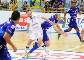 Vitória deixa Foz Cataratas na liderança