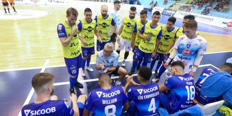 Foz Cataratas Futsal agita o caldeirão azul