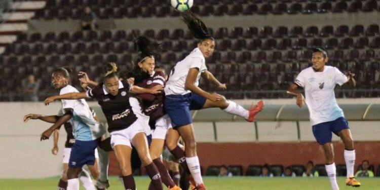 Time feminino de Foz perde pelo Brasileiro
