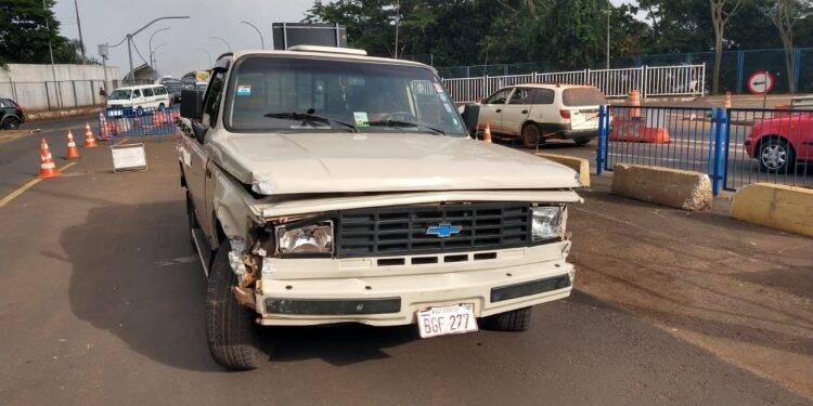 PRF atira em caminhonete após motorista não acatar ordem de parada na Ponte da Amizade