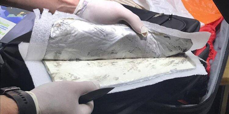 Ucraniano é preso com cocaína no aeroporto de Foz do Iguaçu