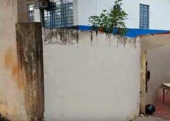 Primeiro morador se muda da casa em terreno de escola interditada