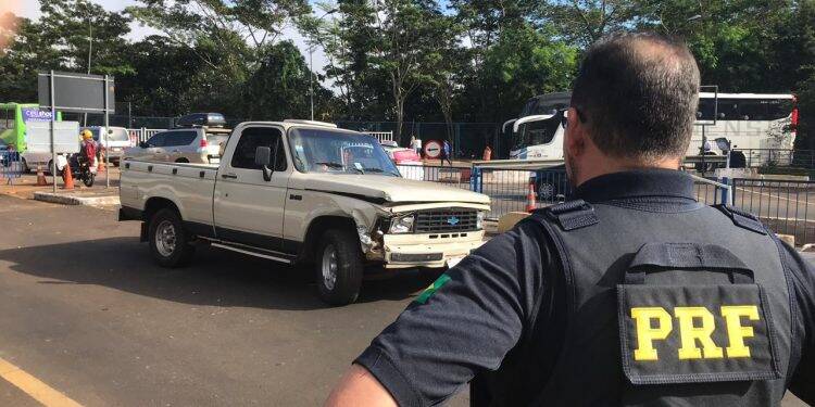 Caminhonete recuperada pela PRF teve documentos falsos confeccionados 10 dias antes do furto