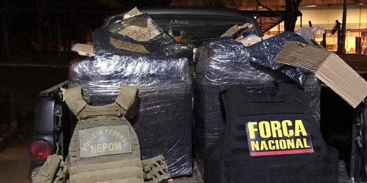 Polícia apreende essência de narguile, óculos e eletrônicos do Paraguai