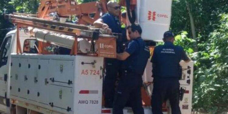 Prefeito pede sindicância para investigar corte de luz na favela Monsenhor Guilherme