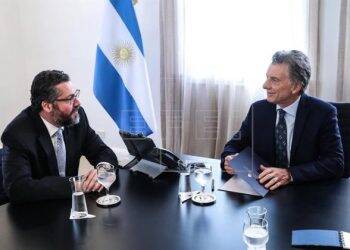 Mauricio Macri e Ernesto Araújo acertam visita de Bolsonaro à Argentina