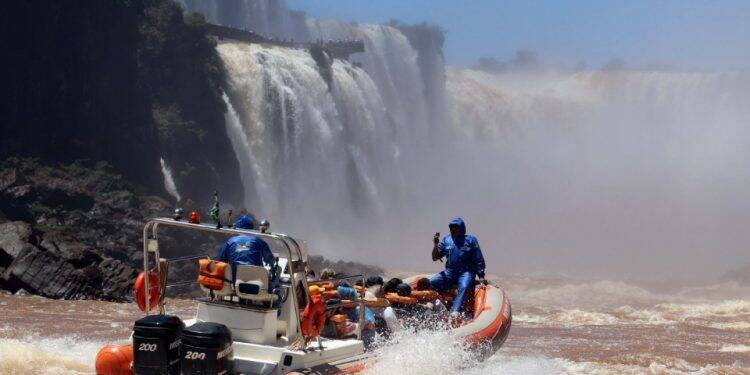 Turismo de Foz do Iguaçu se prepara para visitação intensa em abril