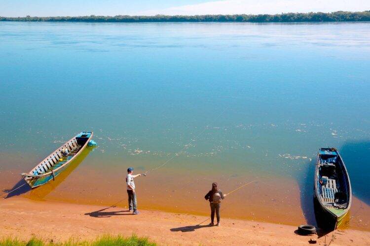 Mil quilômetros de praias de água doce enriquecem turismo do Paraná