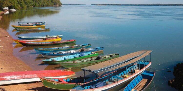 Mil quilômetros de praias de água doce enriquecem turismo do Paraná