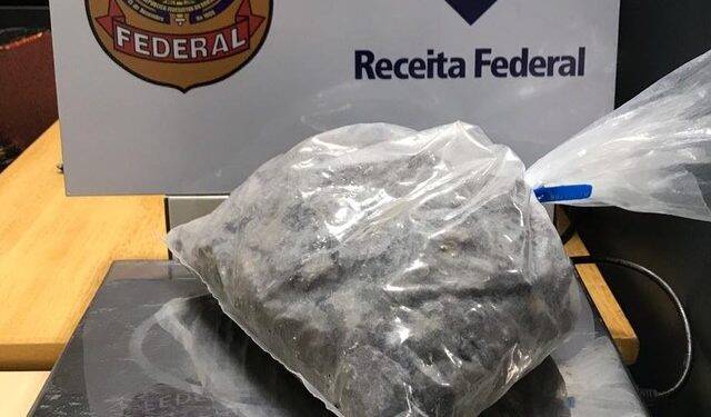 Polícia apreende U$ 3,6 milhões em rubis no Aeroporto de Foz do Iguaçu