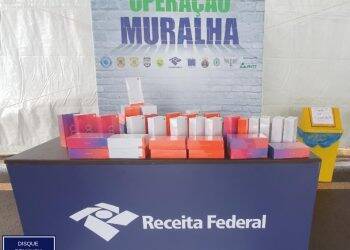 Transportadora é multada em R$ 15 mil por transporte de smartfones para revenda