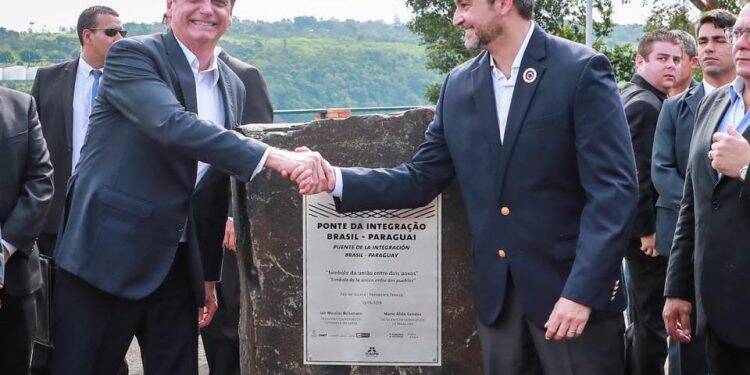 Bolsonaro e Marito lançam pedra fundamental da Ponte da Integração, entre Foz e Franco