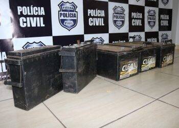 Polícia Civil prende empresário por receptação de baterias e fios telefônicos furtados