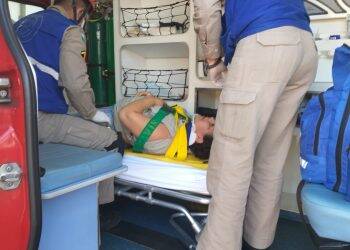 Acidente deixa mulher ferida na Av. Anita Garibaldi