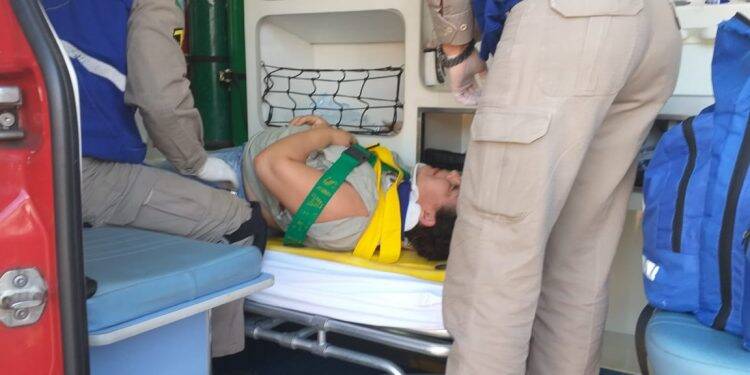 Acidente deixa mulher ferida na Av. Anita Garibaldi