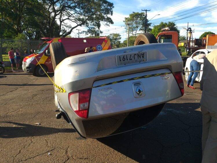 Acidente deixa mulher ferida na Av. Anita Garibaldi