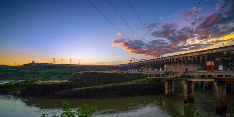 Itaipu completa 45 anos com um novo marco na relação entre brasileiros e paraguaios