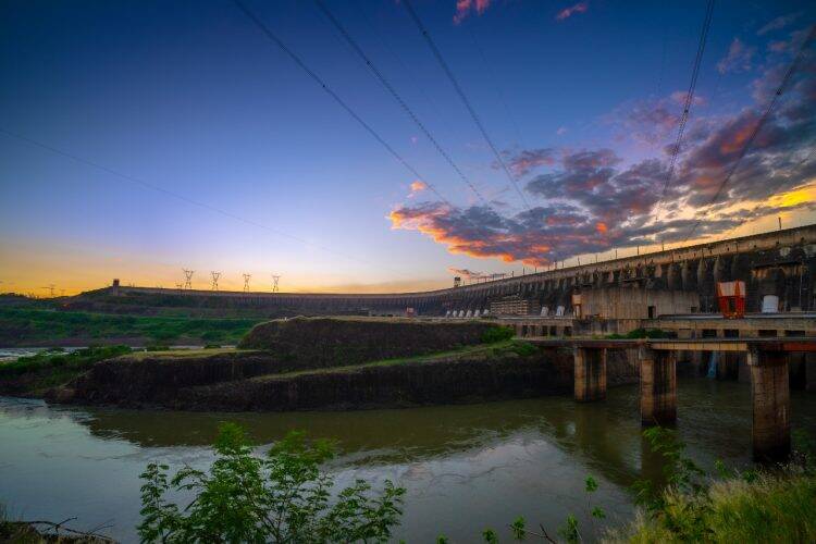 Itaipu completa 45 anos com um novo marco na relação entre brasileiros e paraguaios