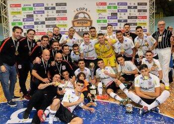 Corinthians goleia o Carlos Barbosa e conquista a Copa Mundo do Futsal