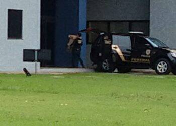 Polícia Federal e Receita Federal desarticulam organização criminosa transnacional em Foz