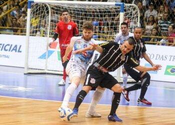 Foz Cataratas tem o Corinthians pela frente hoje a noite