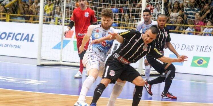 Foz Cataratas tem o Corinthians pela frente hoje a noite