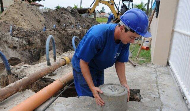 Liminar proíbe Sanepar de cobrar taxa de ligação de esgoto