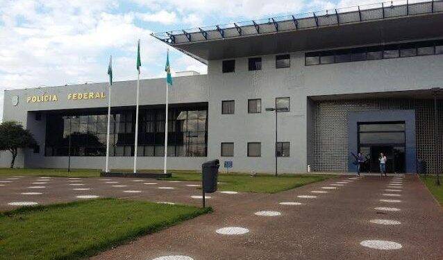 Polícia Federal e Receita Federal desarticulam organização criminosa transnacional em Foz
