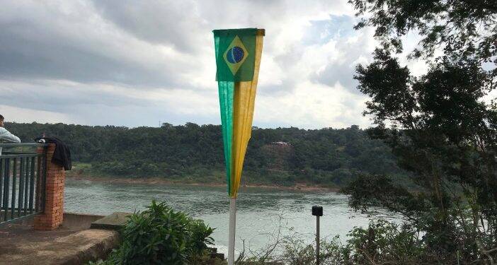 Bolsonaro e Marito lançam pedra fundamental da Ponte da Integração, entre Foz e Franco