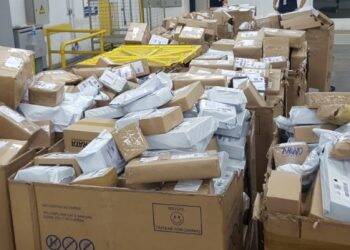 Receita Federal retém cerca de 2 milhões de reais em remessas postais