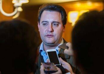 Com quem faz greve não vai ter conversa, diz governador
