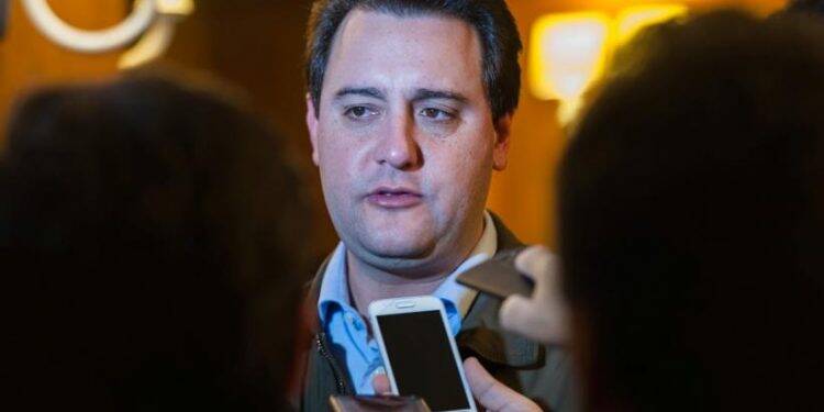 Com quem faz greve não vai ter conversa, diz governador