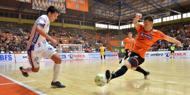 Foz Cataratas Futsal e Carlos Barbosa jogam nesta quinta no Costa pela LNF