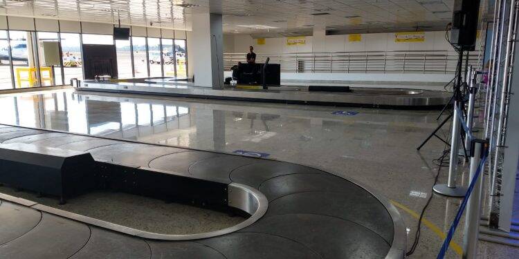Aeroporto de Foz do Iguaçu ganha nova sala de desembarque doméstico e saguão de passageiros