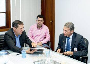 Silva e Luna defende ampliação de parcerias com Foz em reunião com Chico Brasileiro