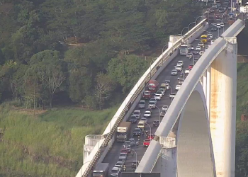 Paraguaios liberam passagem na Ponte Internacional da Amizade