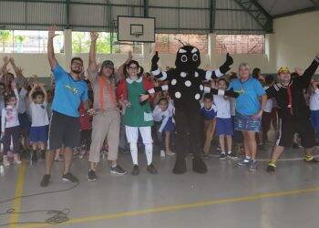 Recreação da SMEL brinca e ensina nas Escolas, CMEI’s e entidades de Foz