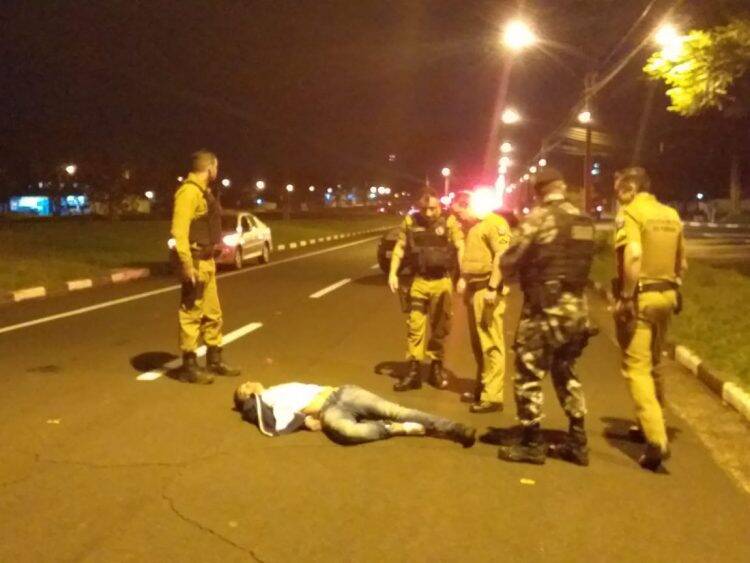 Homem é baleado em disque bebidas no Jardim Paraná