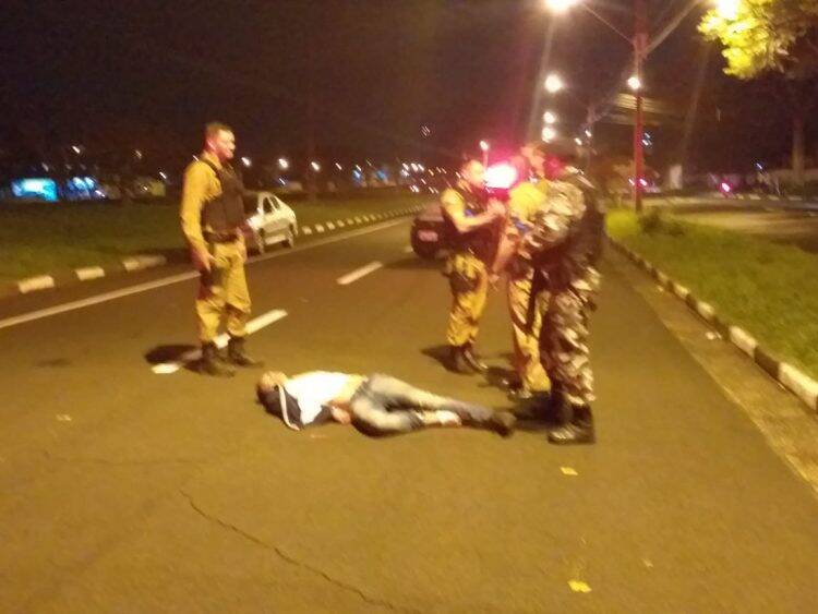 Homem é baleado em disque bebidas no Jardim Paraná