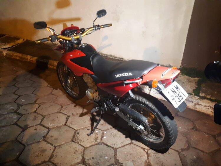 Homem é baleado em disque bebidas no Jardim Paraná