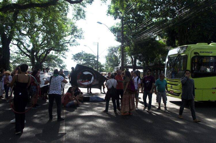 Rádio Cultura ouve versões de polícia e manifestantes do confronto ocorrido no TTU